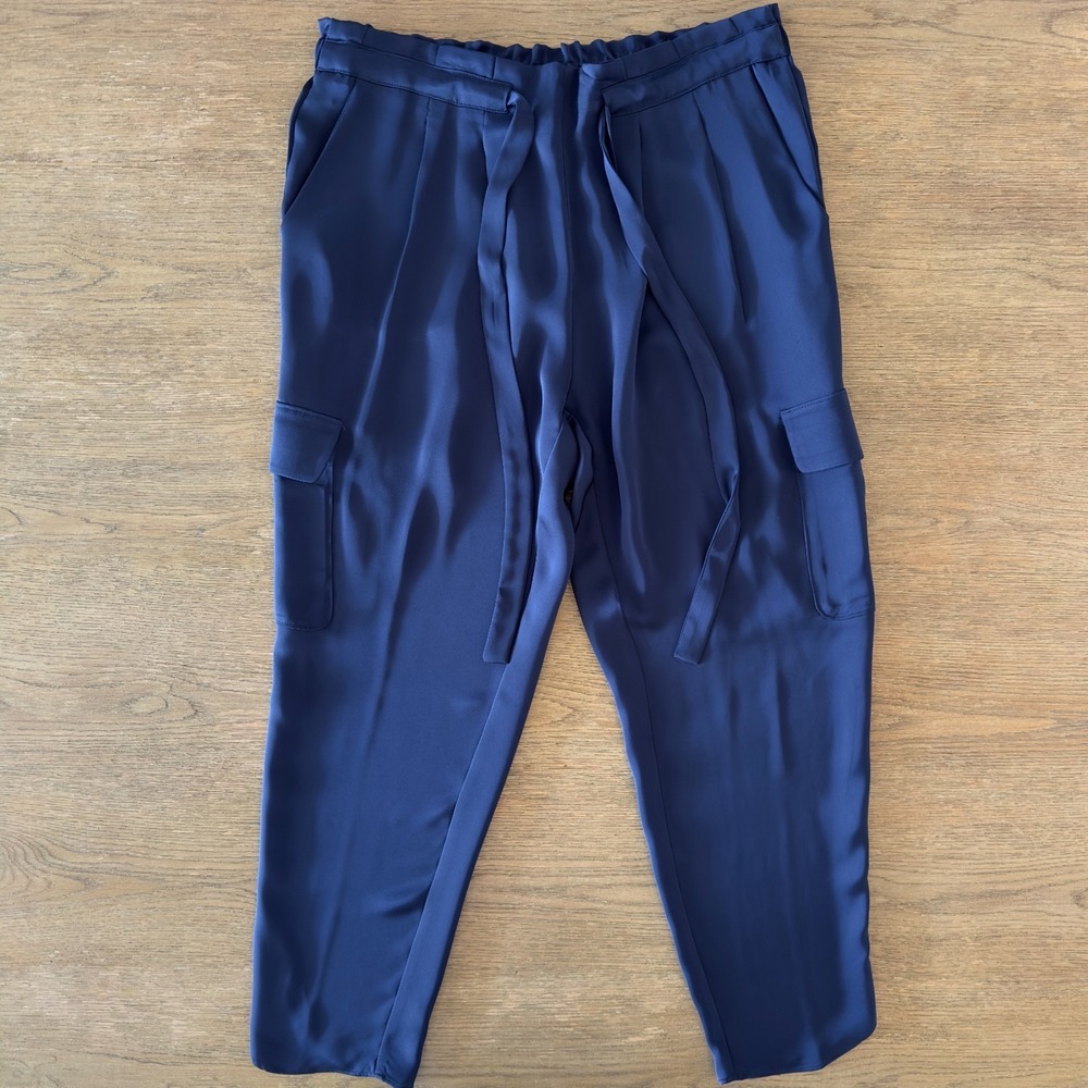 Ramy Brook Satin Elevated Utility Cargo Pants-Navy-Paperbag Waist-Sz M-RRP $295 - Picture 4 of 16